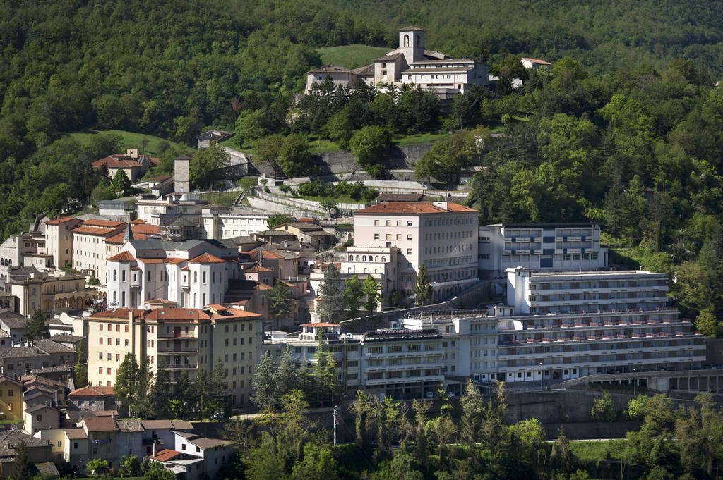 Hotel Delle Rose Cascia Esterno foto