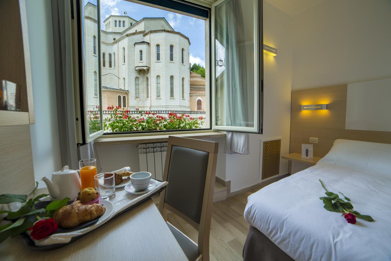 Hotel Delle Rose Cascia Esterno foto