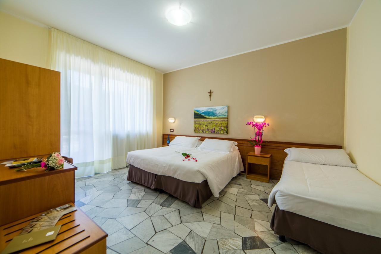 Hotel Delle Rose Cascia Esterno foto